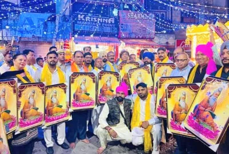 ਭਗਵਾਨ ਵਾਲਮੀਕਿ ਜੀ ਦੀ ਰੱਥ ਯਾਤਰਾ ਹੁਸ਼ਿਆਰਪੁਰ 'ਚ ਸ਼ਰਧਾ ਨਾਲ ਕੱਢੀ ਗਈ